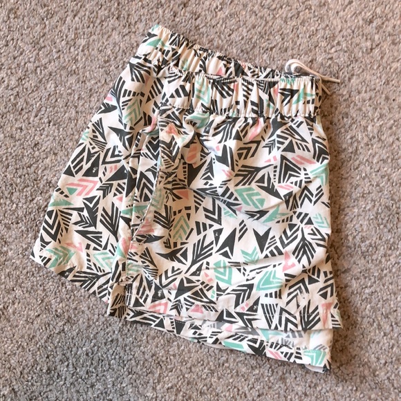 Patagonia Women's Barely Baggies™ Shorts - 2½" - Size Small - Picture 5 of 6